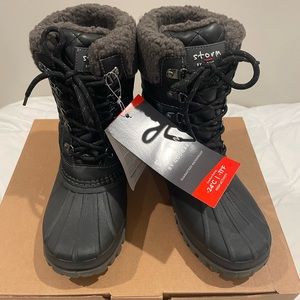Storm by Cougar Waterproof Lace up boots. NWT Black 8 M